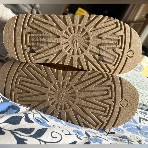 UGG tazz II Cream Sherpa Platform clog slipper in Heritage braid size 7 cozy - Picture 9 of 12